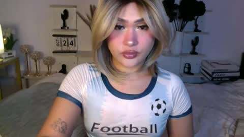 Queen Eva Mazikeen online show from 10-24-25, 10:06