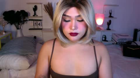 Queen Eva Mazikeen online show from 11-14-25, 08:07