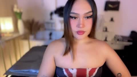 Queen Eva Mazikeen online show from 03-17-26, 03:33