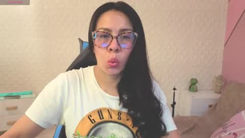 Eva  online show from 05-12-26, 02:47