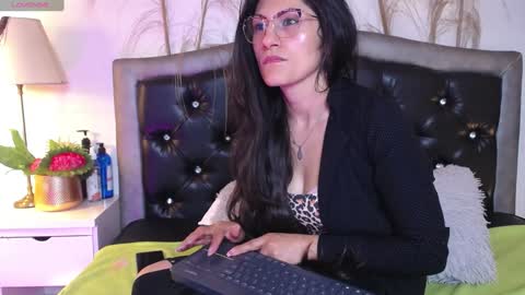 Eva Notty  online show from 01-04-25, 01:42