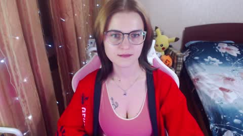 Snapshot of eva_orchid chatting on 12-19-24, 02:01 Eva online show from 12-19-24, 02:01