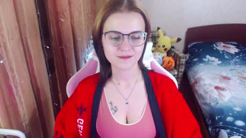 Snapshot of eva_orchid chatting on 12-19-24, 07:07 Eva online show from 12-19-24, 07:07