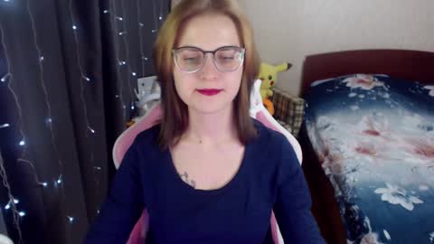 Snapshot of eva_orchid chatting on 01-08-25, 04:00 Eva online show from 01-08-25, 04:00