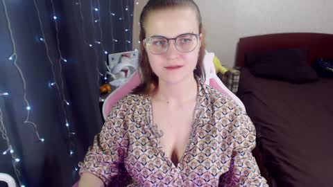 Snapshot of eva_orchid chatting on 01-30-25, 04:02 Eva online show from 01-30-25, 04:02