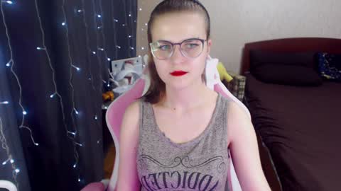 Snapshot of eva_orchid chatting on 01-31-25, 03:55 Eva online show from 01-31-25, 03:55