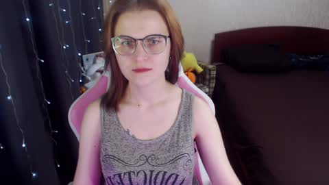 Snapshot of eva_orchid chatting on 02-04-25, 01:59 Eva online show from 02-04-25, 01:59