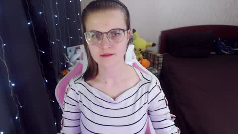 Snapshot of eva_orchid chatting on 02-07-25, 01:11 Eva online show from 02-07-25, 01:11