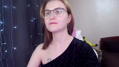 Snapshot of eva_orchid chatting on 02-15-25, 01:05 Eva online show from 02-15-25, 01:05