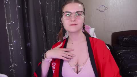 Snapshot of eva_orchid chatting on 02-21-25, 04:16 Eva online show from 02-21-25, 04:16
