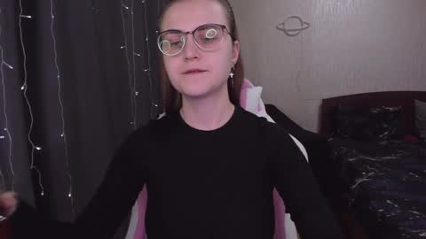 Snapshot of eva_orchid chatting on 03-06-25, 01:24 Eva online show from 03-06-25, 01:24