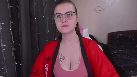 Snapshot of eva_orchid chatting on 03-11-25, 09:45 Eva online show from 03-11-25, 09:45