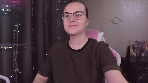 Eva online show from 10-26-25, 09:37