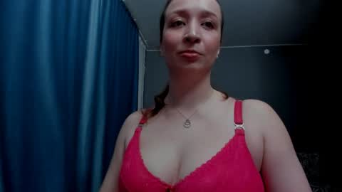 Ice Goddess online show from 04-22-26, 07:48