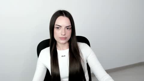Snapshot of eva_rossee_ chatting on 01-19-25, 04:14 Eva online show from 01-19-25, 04:14