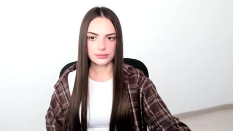 Snapshot of eva_rossee_ chatting on 01-23-25, 03:22 Eva online show from 01-23-25, 03:22