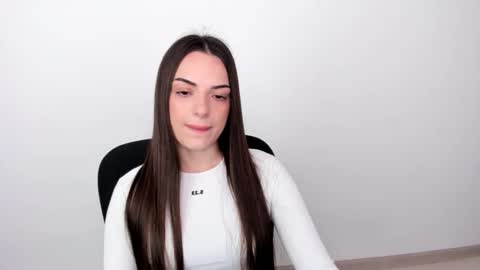 Snapshot of eva_rossee_ chatting on 02-24-25, 01:10 Eva online show from 02-24-25, 01:10