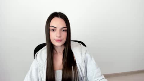 Snapshot of eva_rossee_ chatting on 02-26-25, 01:41 Eva online show from 02-26-25, 01:41