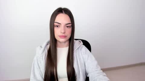 Snapshot of eva_rossee_ chatting on 03-02-25, 11:07 Eva online show from 03-02-25, 11:07