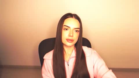 Snapshot of eva_rossee_ chatting on 10-08-25, 04:37 Eva online show from 10-08-25, 04:37