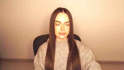 Snapshot of eva_rossee_ chatting on 10-10-25, 04:06 Eva online show from 10-10-25, 04:06