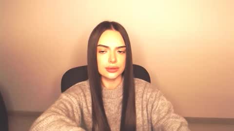 Snapshot of eva_rossee_ chatting on 10-28-25, 06:32 Eva online show from 10-28-25, 06:32