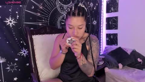 Eva  online show from 09-25-25, 06:17