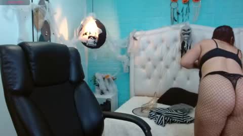 Snapshot of eva_sk chatting on 10-31-25, 10:16 eva sk online show from 10-31-25, 10:16