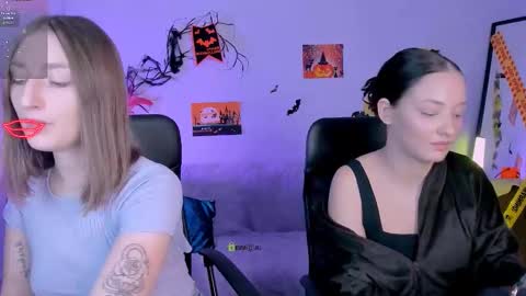 Snapshot of eva_smiith_ chatting on 10-22-25, 12:27 Eva online show from 10-22-25, 12:27