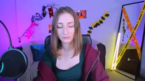 Snapshot of eva_smiith_ chatting on 10-27-25, 06:50 Eva online show from 10-27-25, 06:50