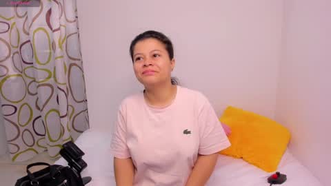 Snapshot of eva_sweet2 chatting on 12-31-24, 02:14 Estefania online show from 12-31-24, 02:14