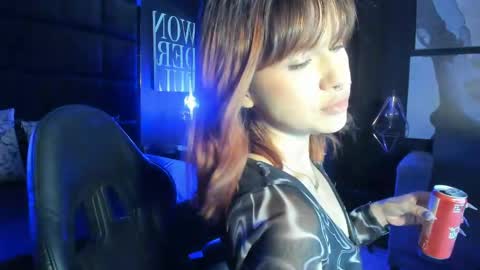 MISS EVY online show from 04-19-26, 03:39