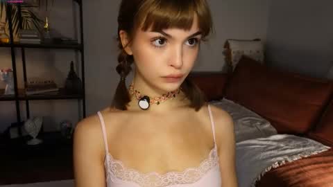 Hello my name is Eva its my first day here online show from 10-20-25, 07:31