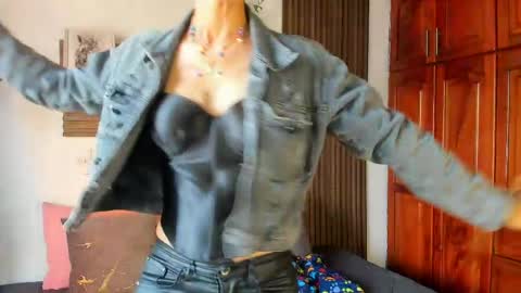 Eva online show from 04-24-26, 02:19
