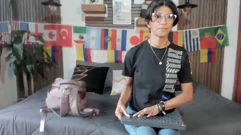 Eva online show from 06-25-26, 12:09