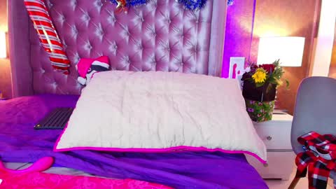 Snapshot of evaa_cloee chatting on 12-29-24, 03:54 EVA CLOEE online show from 12-29-24, 03:54