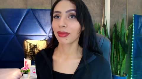 Snapshot of evaa_cloee chatting on 10-21-25, 04:13 EVA CLOEE online show from 10-21-25, 04:13