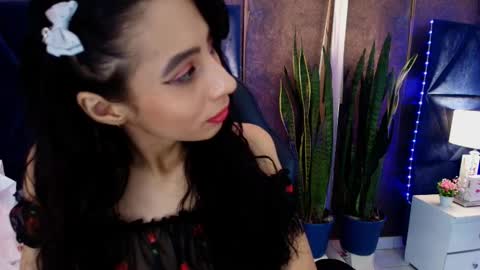 Snapshot of evaa_cloee chatting on 11-06-25, 12:11 EVA CLOEE online show from 11-06-25, 12:11