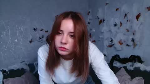 Snapshot of evaa_love_ chatting on 10-24-25, 07:27 Eva online show from 10-24-25, 07:27
