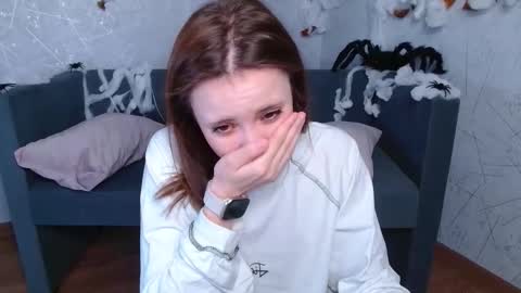 Snapshot of evaa_love_ chatting on 10-27-25, 07:01 Eva online show from 10-27-25, 07:01