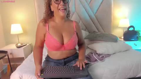 Snapshot of evaa_mills chatting on 07-14-26, 08:25 Eva online show from 07-14-26, 08:25