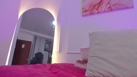 Snapshot of evaa_mills chatting on 07-20-26, 07:49 Eva online show from 07-20-26, 07:49
