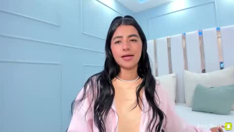 Snapshot of evaa_rose_ chatting on 10-15-25, 09:48 Eva online show from 10-15-25, 09:48