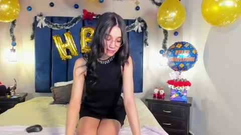 Snapshot of evaanddante chatting on 12-29-24, 07:11 EvaandDante online show from 12-29-24, 07:11