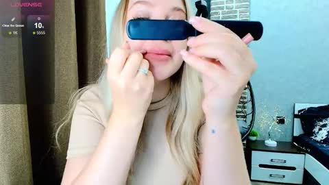 Eva  online show from 09-11-25, 02:00