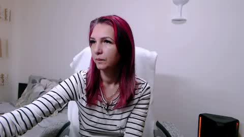 EvadesireONE online show from 04-03-26, 03:32