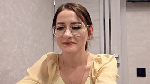 Snapshot of evadevis chatting on 05-12-26, 07:44 EvaDevis online show from 05-12-26, 07:44