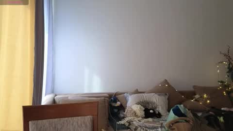 Eva online show from 10-21-25, 07:09