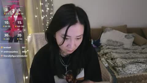 Snapshot of evadior chatting on 11-08-25, 08:40 Eva online show from 11-08-25, 08:40