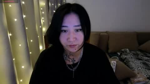 Snapshot of evadior chatting on 11-16-25, 04:01 Eva online show from 11-16-25, 04:01